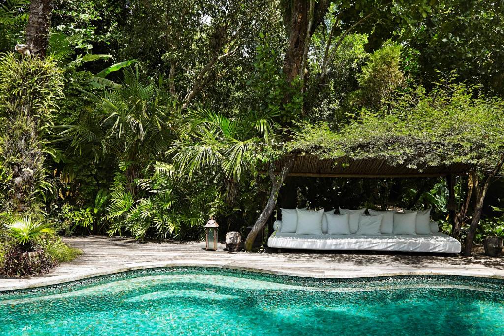 Uma das piscinas do Uxua Casa Hotel e Spa (foto: Booking)